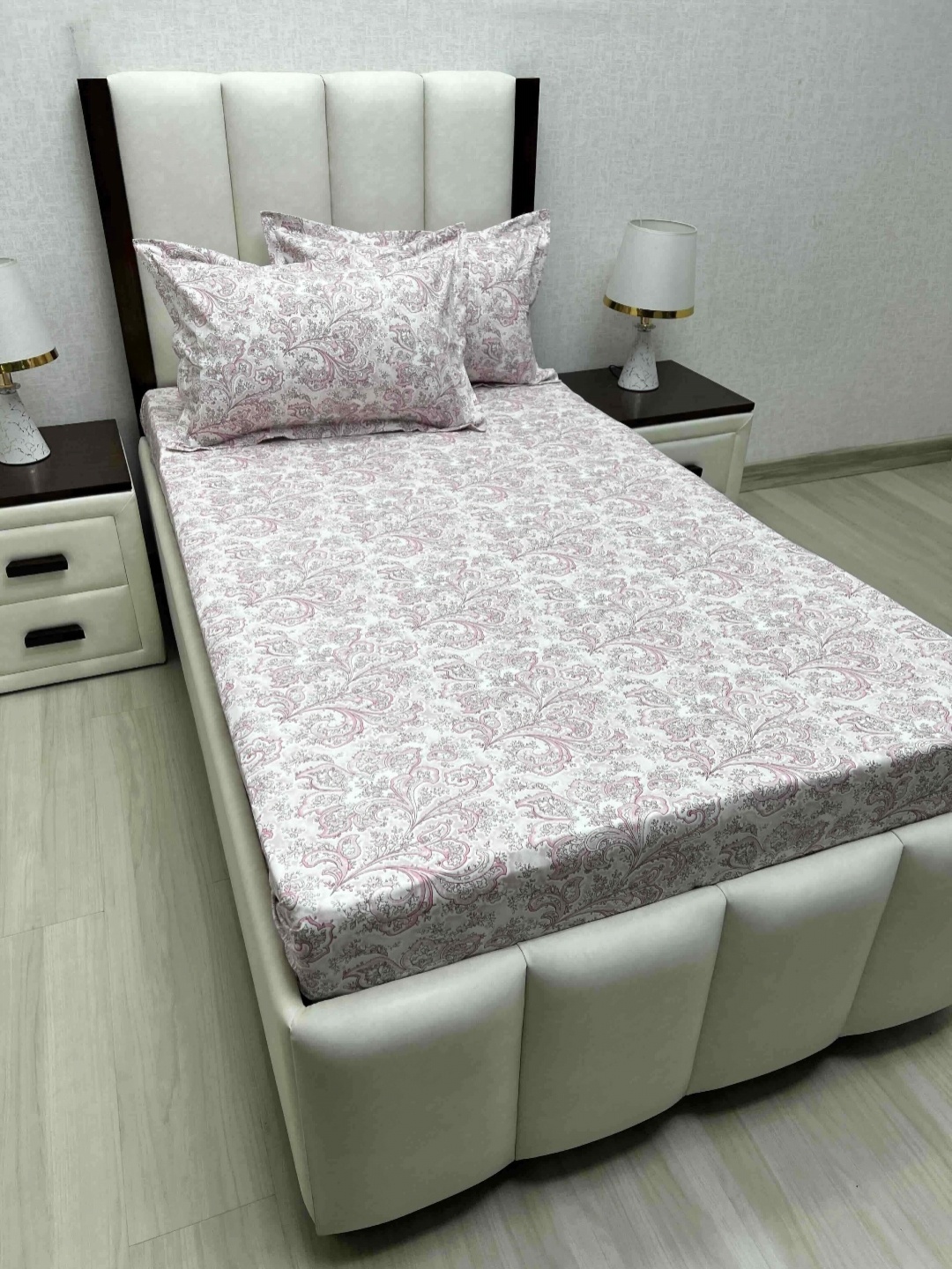 

Pure Decor Lounge Pink Floral Printed Pure Cotton 200 TC Single Bedsheet Set 1.73 x 2.36m