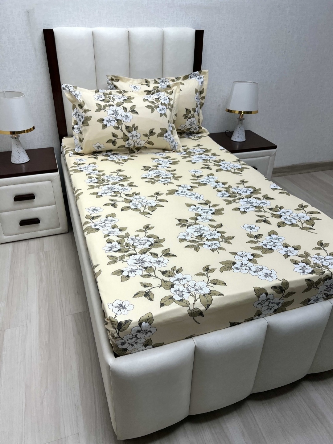 

Pure Decor Lounge Green Printed Pure Cotton 200 TC Single Bedsheet Set 1.73 m x 2.36 m