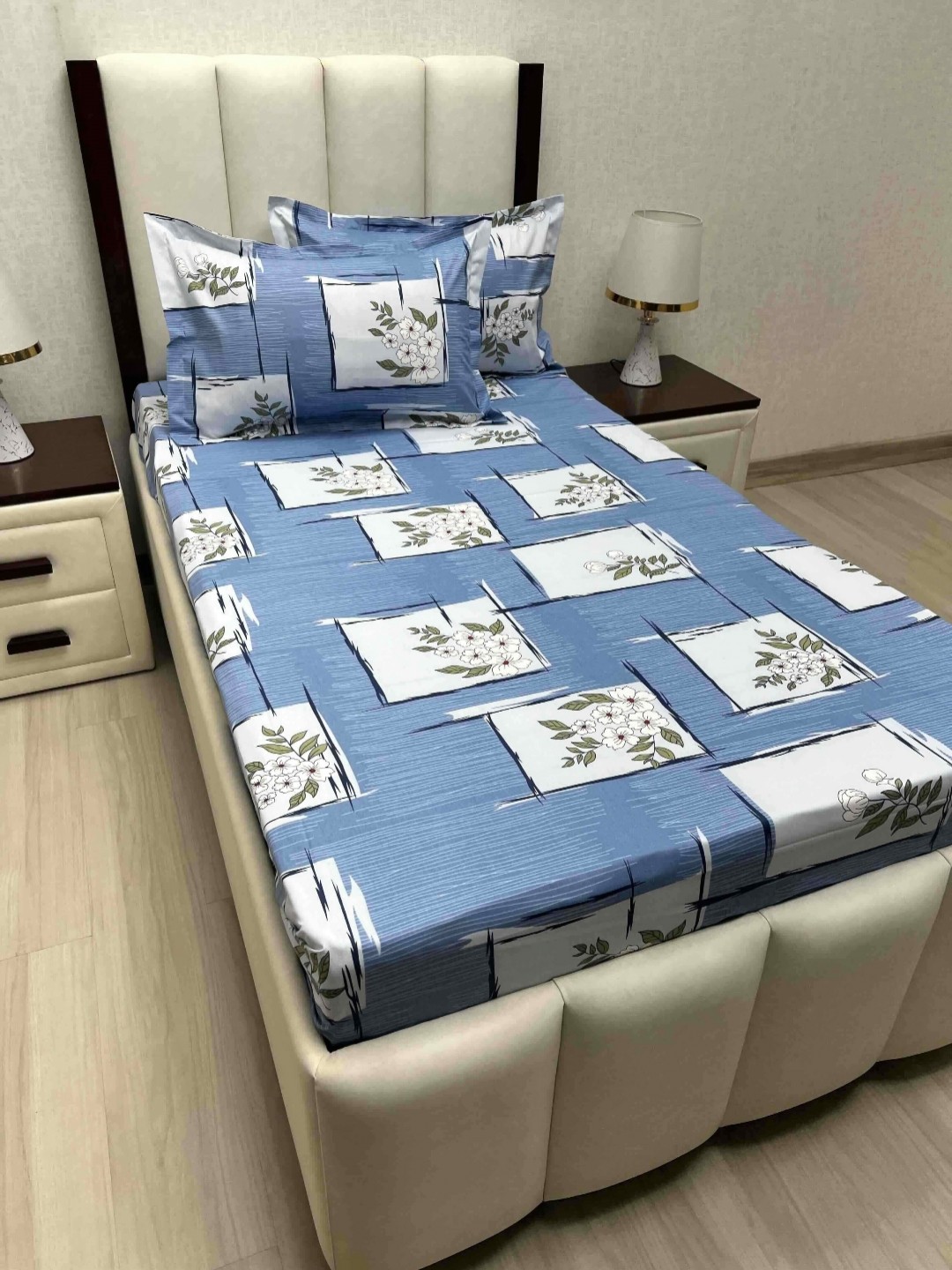 

Pure Decor Lounge Blue Printed Pure Cotton 200 TC Single Bedsheet Set 1.73 m x 2.36 m