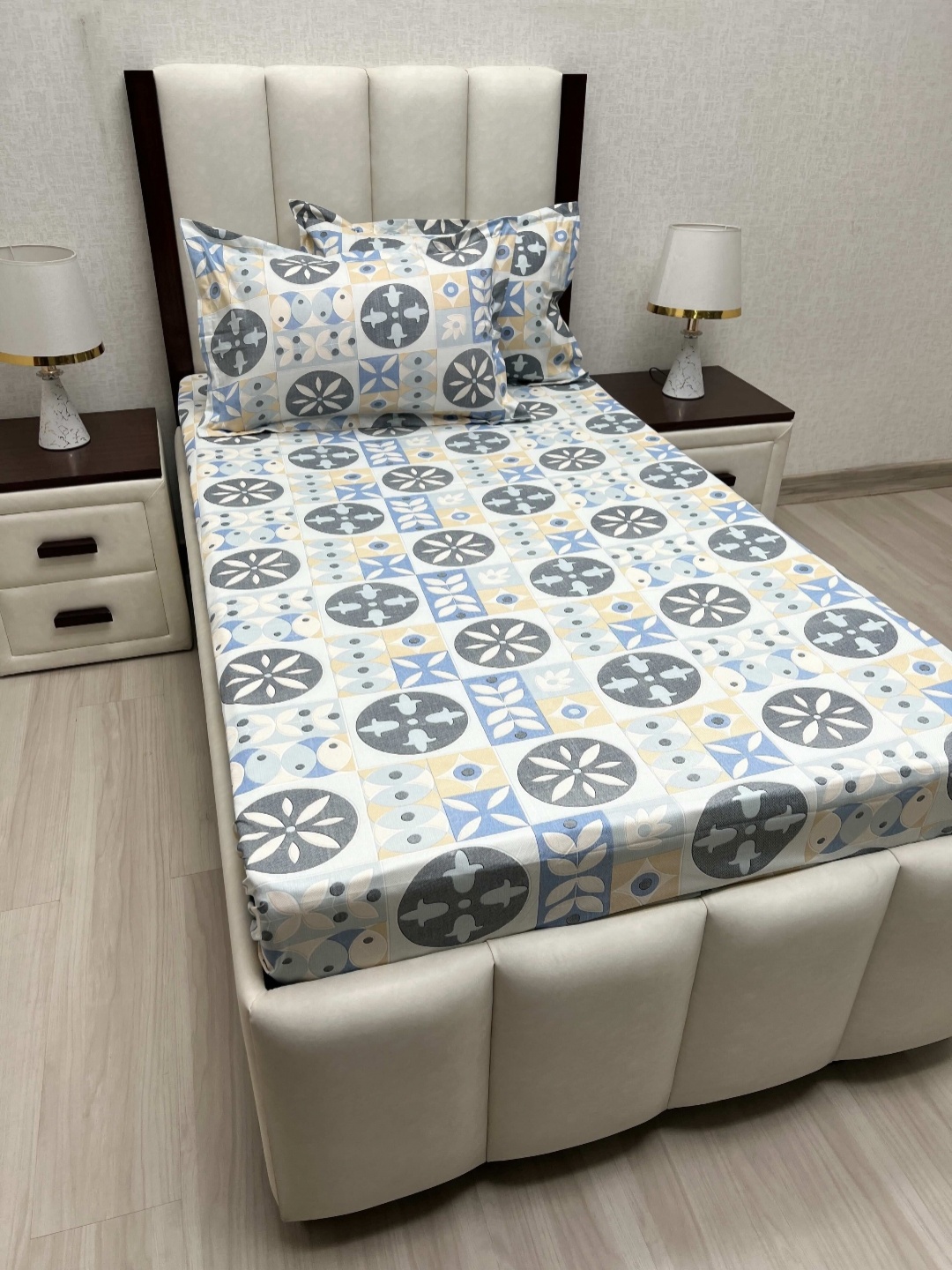 

Pure Decor Lounge Blue Printed Pure Cotton 200 TC Single Bedsheet Set 1.73 m x 2.36 m