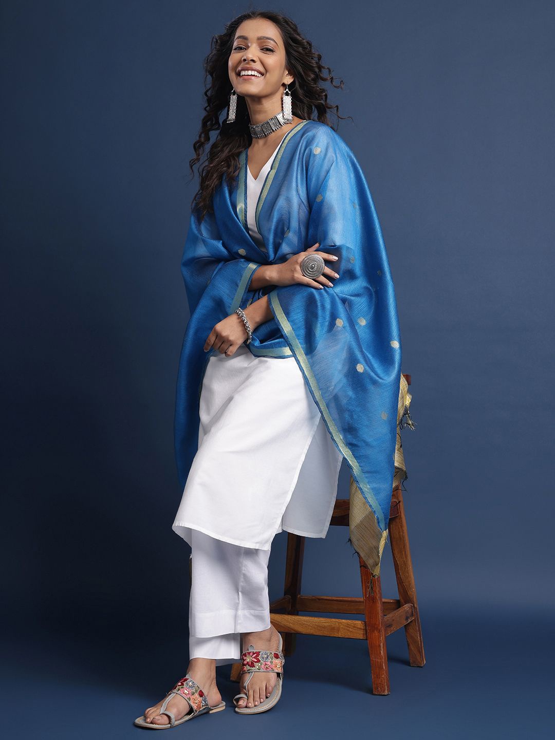 

Taavi Woven Design Tasselled Border Dupatta, Blue