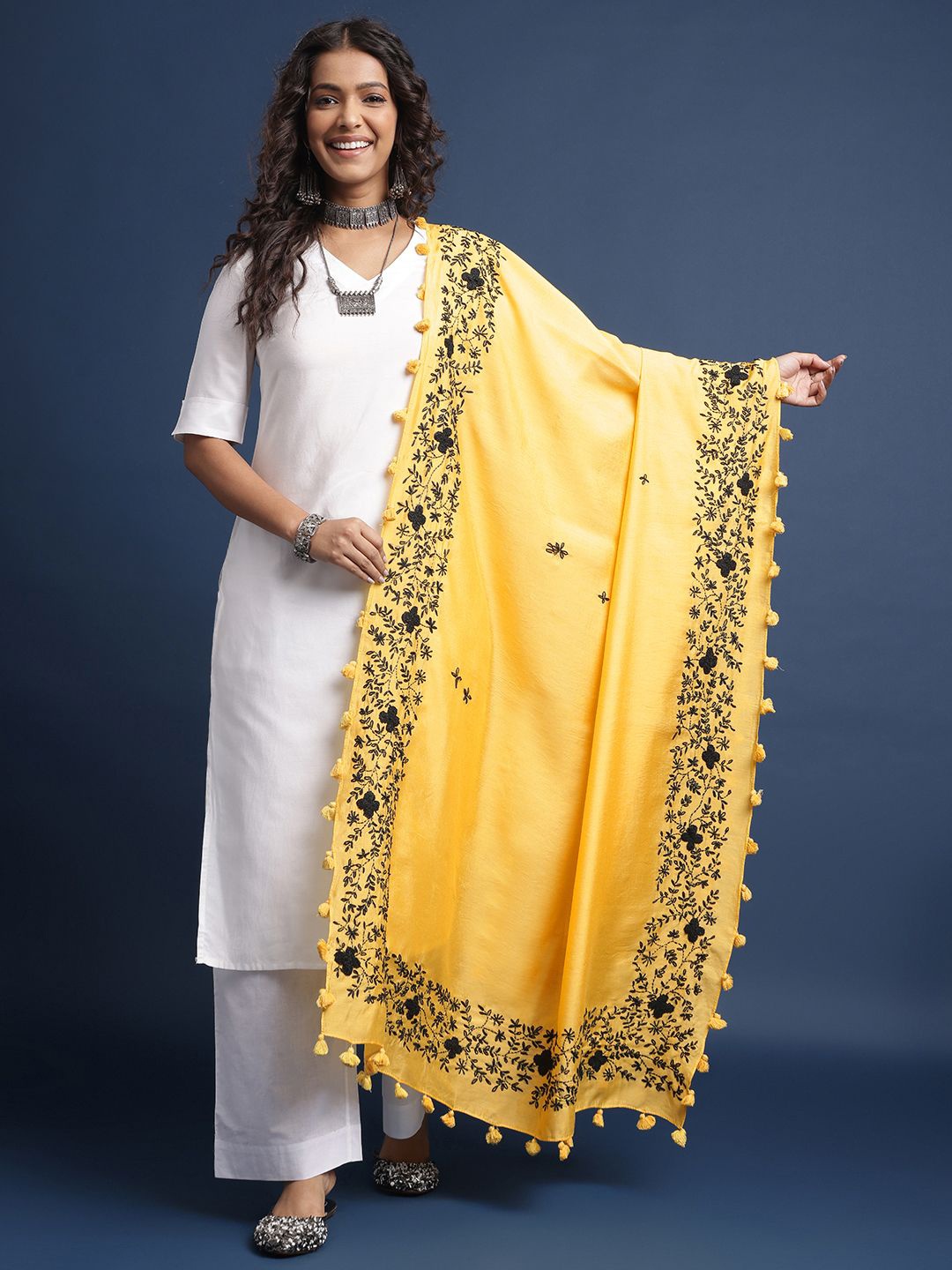 

Taavi Kantha Hand Embroidered Tasselled Border Dupatta, Yellow