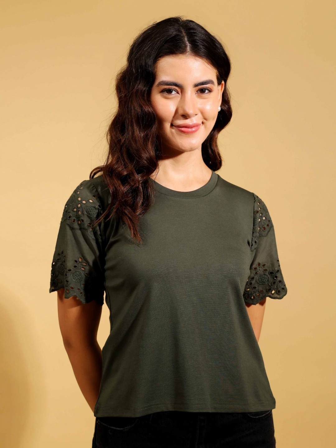 

BEOM Women Solid Round Neck Cotton T-shirt, Olive