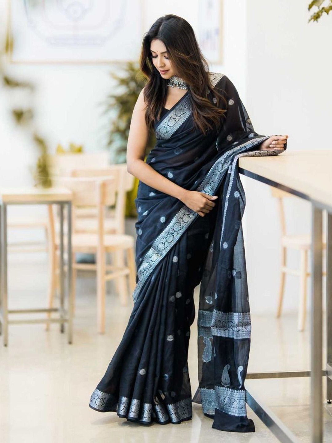 

ZIBLON Woven Design Zari Banarasi Saree, Black