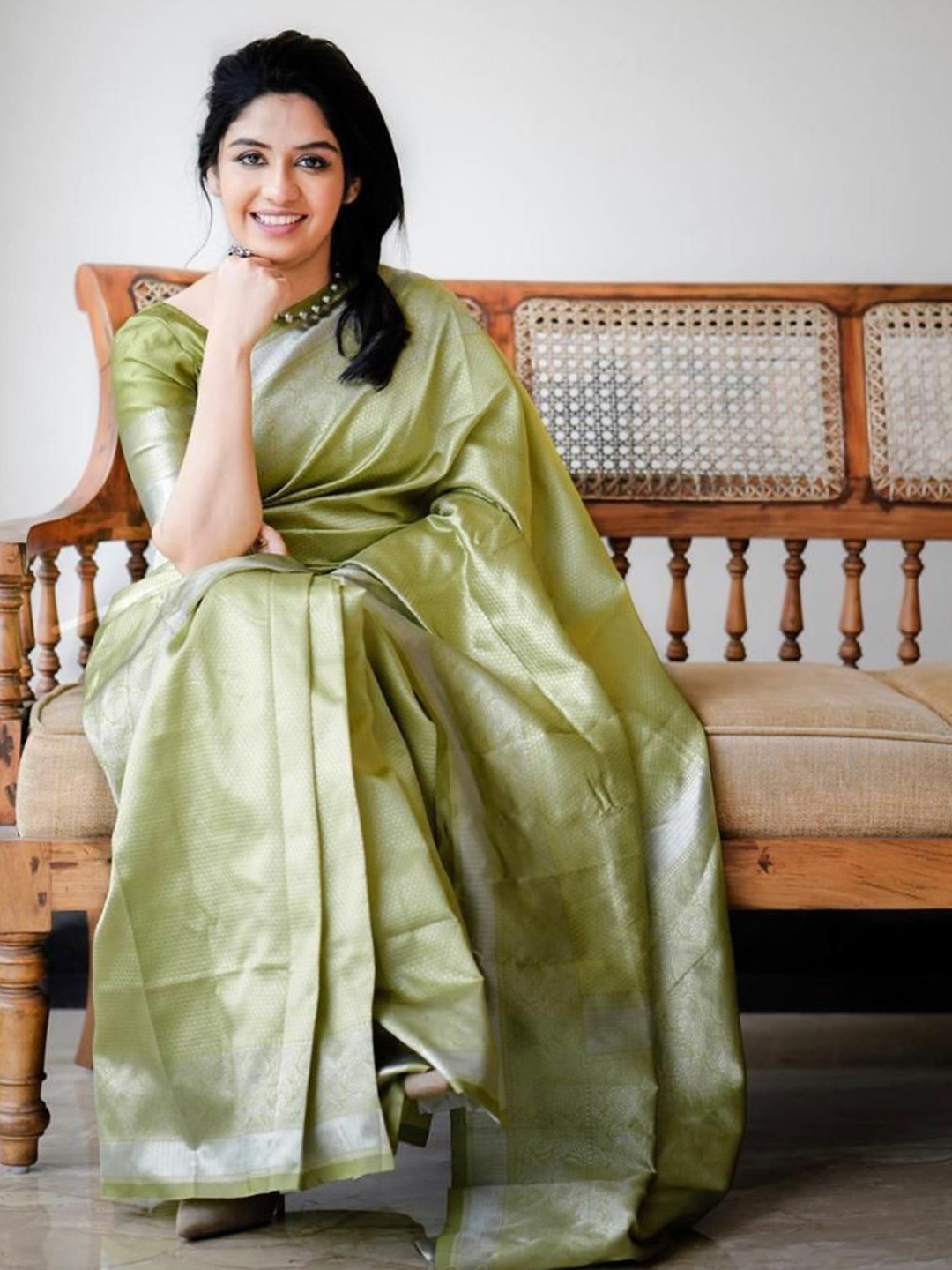 

ZIBLON Woven Design Zari Art Silk Banarasi Saree, Green
