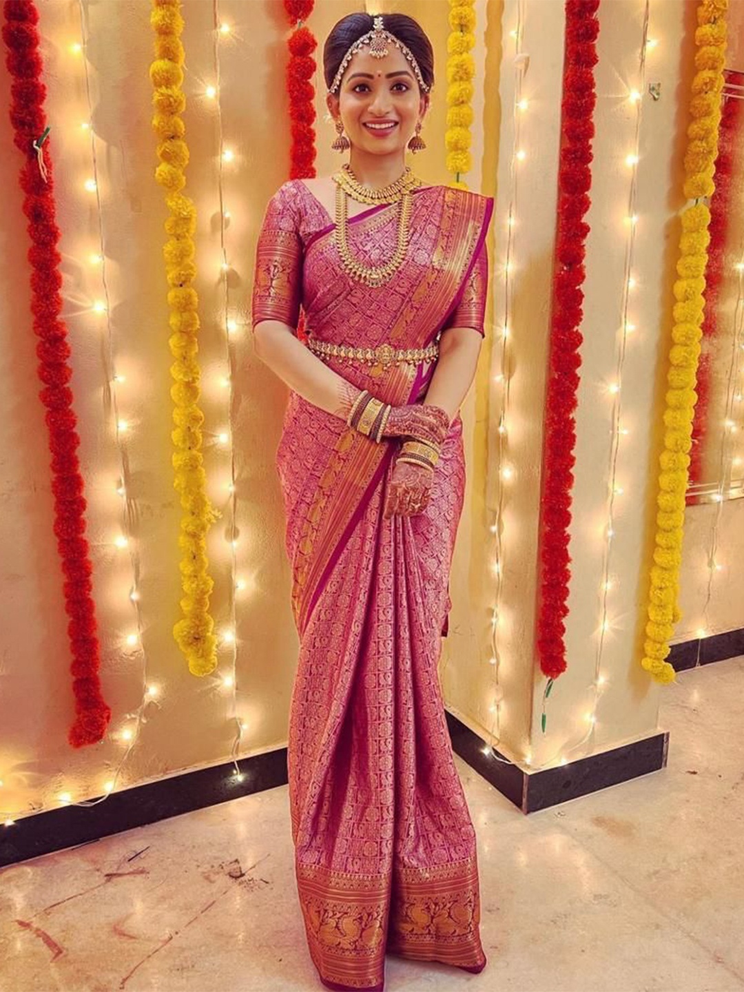 

ZIBLON Woven Design Zari Banarasi Saree, Pink