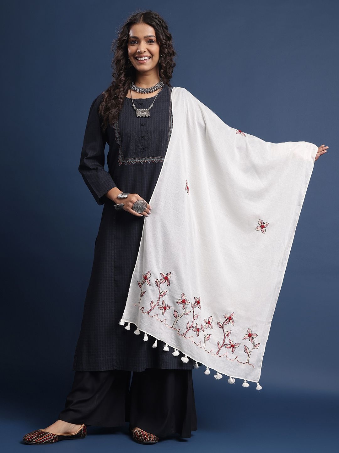 

Taavi Women Floral Kantha Work Cotton Stole with Tasselled Border, Off white