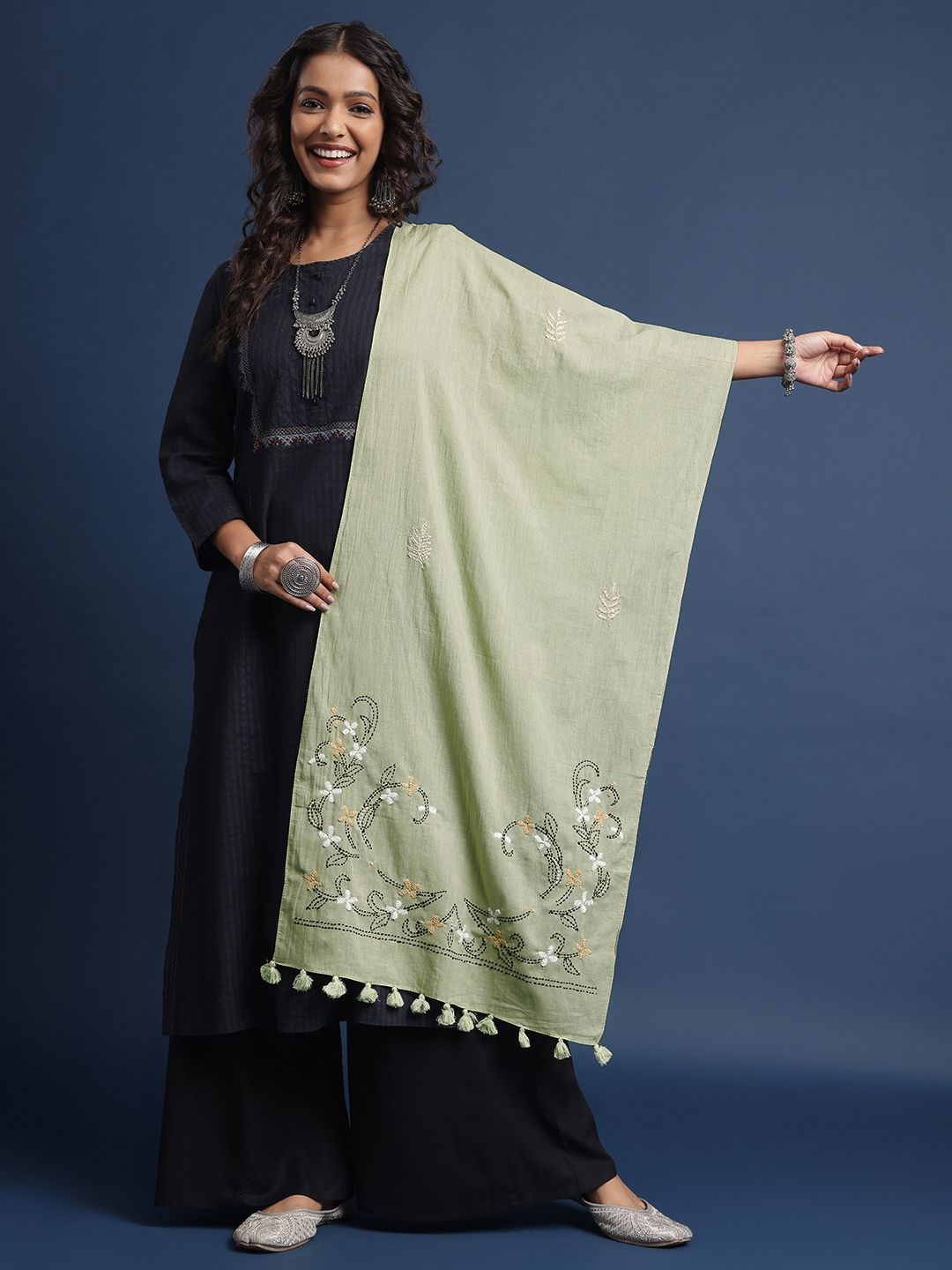 

Taavi Women Floral Kantha Work Cotton Stole with Tasselled Border, Green