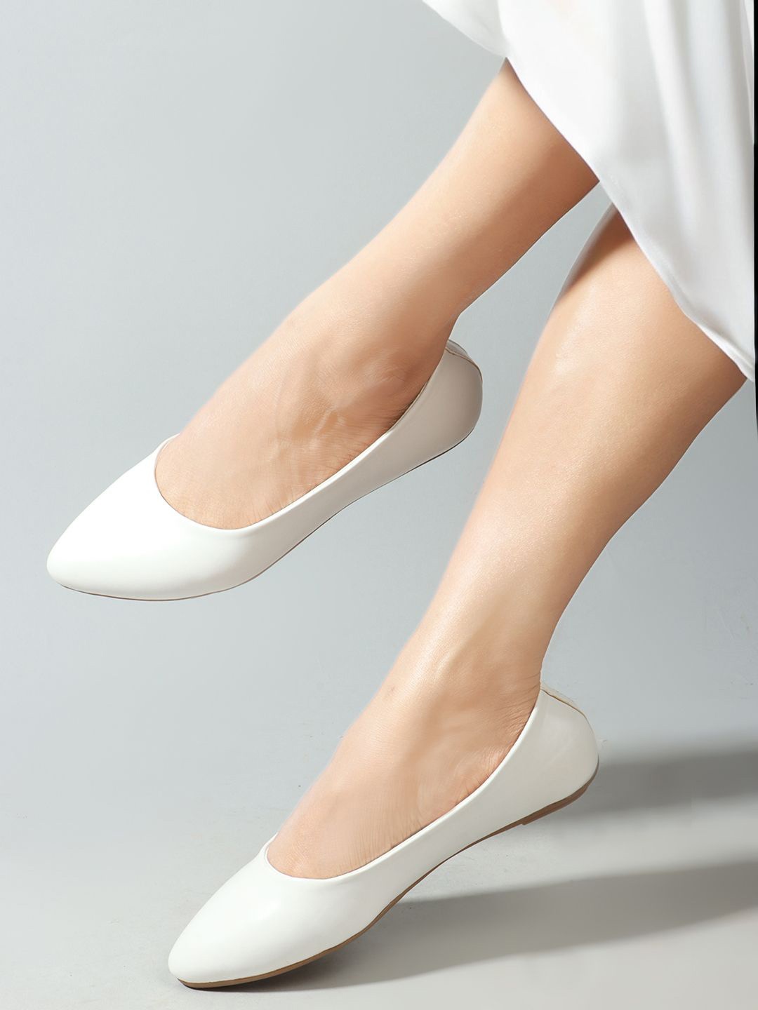 

Lavie Women Round Toe Ballerinas Flats, White