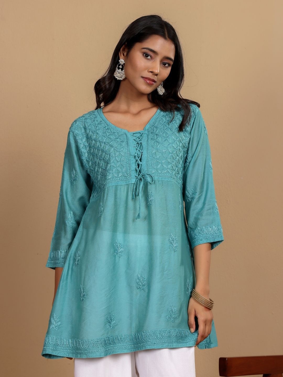 

Chowkhat Women Embroidered Chikankari Kurti, Green