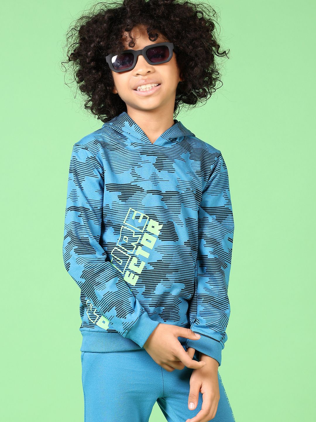 

V-Mart Boys Printed Hooded Pure Cotton Sweatshirt With Jogger, Blue