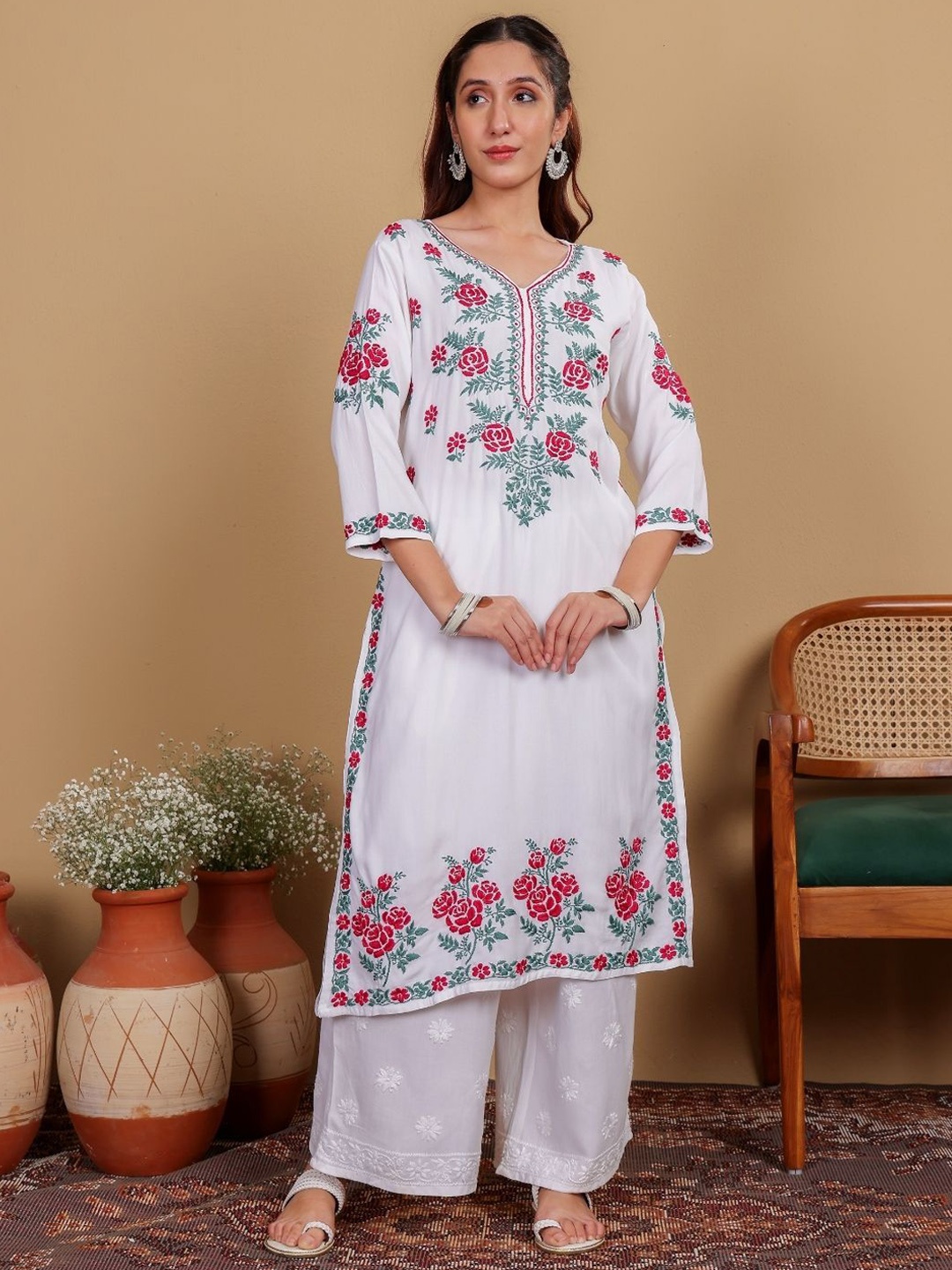 

Chowkhat Floral Embroidered Chikankari V-Neck Straight Kurta, White