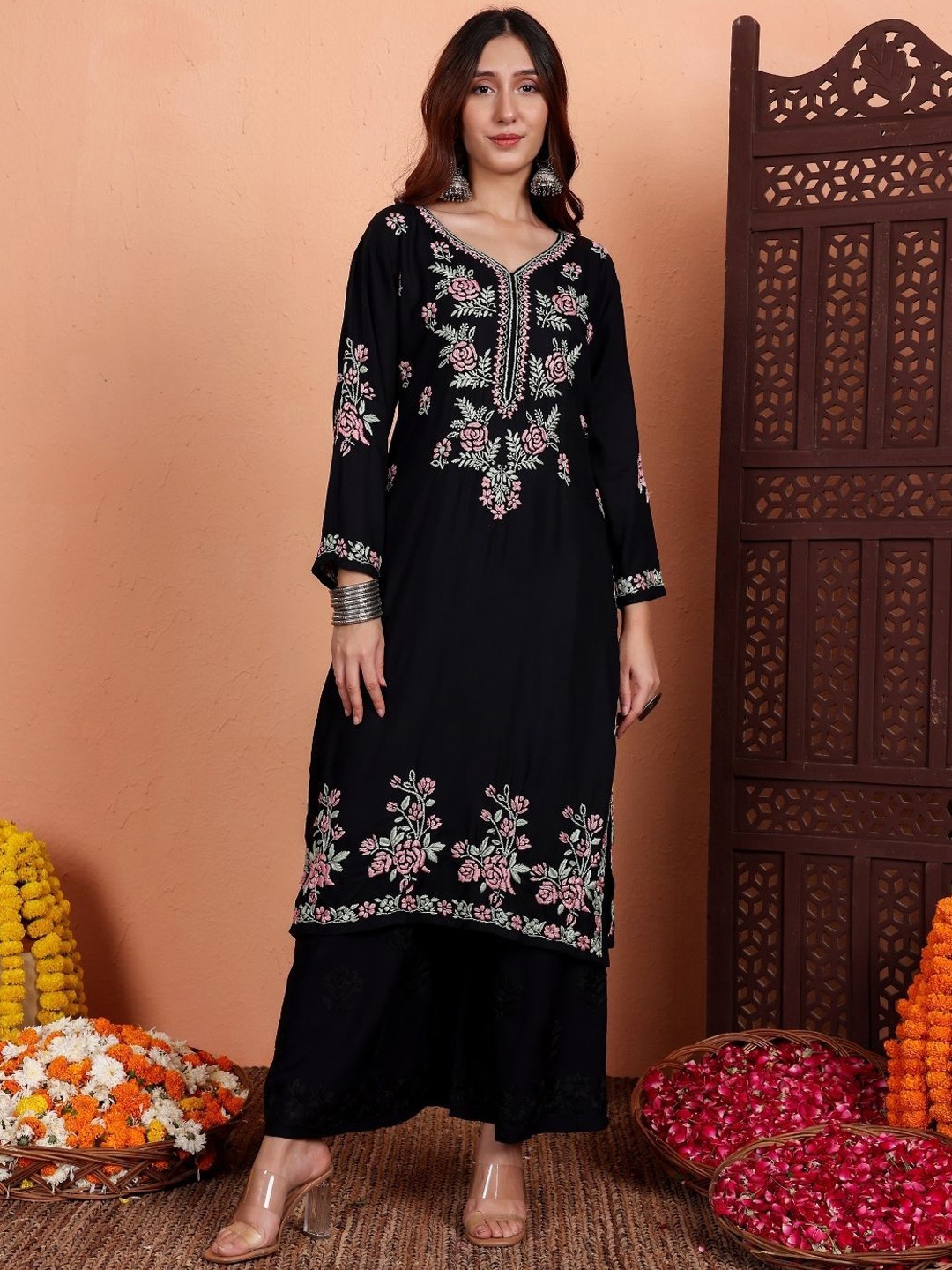 

Chowkhat Floral Embroidered Chikankari V-Neck Straight Kurta, Black