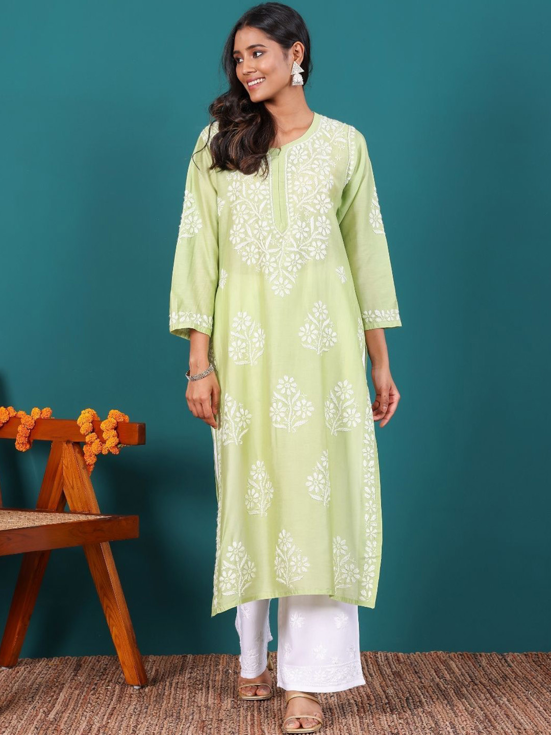 

Chowkhat Floral Embroidered Chikankari Notch-Neck Straight Kurta, Lime green