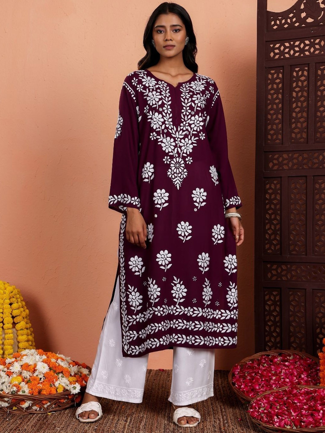 

Chowkhat Women Embroidered Chikankari Floral Handloom Kurta, Maroon