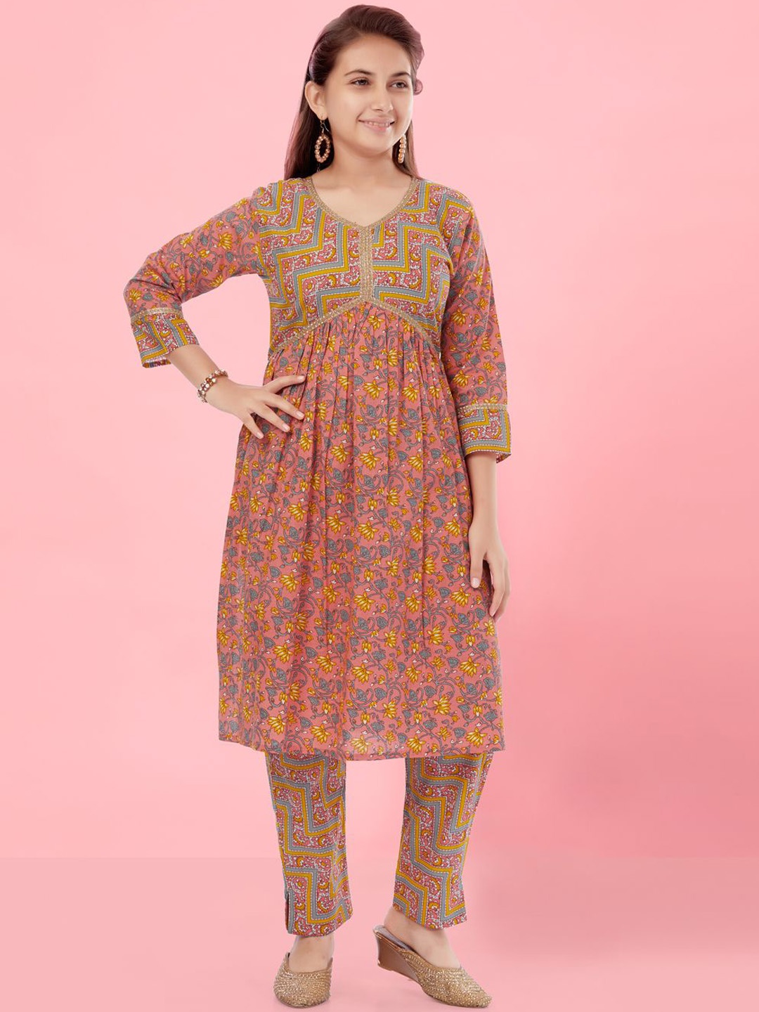 

Sangria Girls Peach Ethnic Motif Printed Round Neck Cotton Straight Kurta