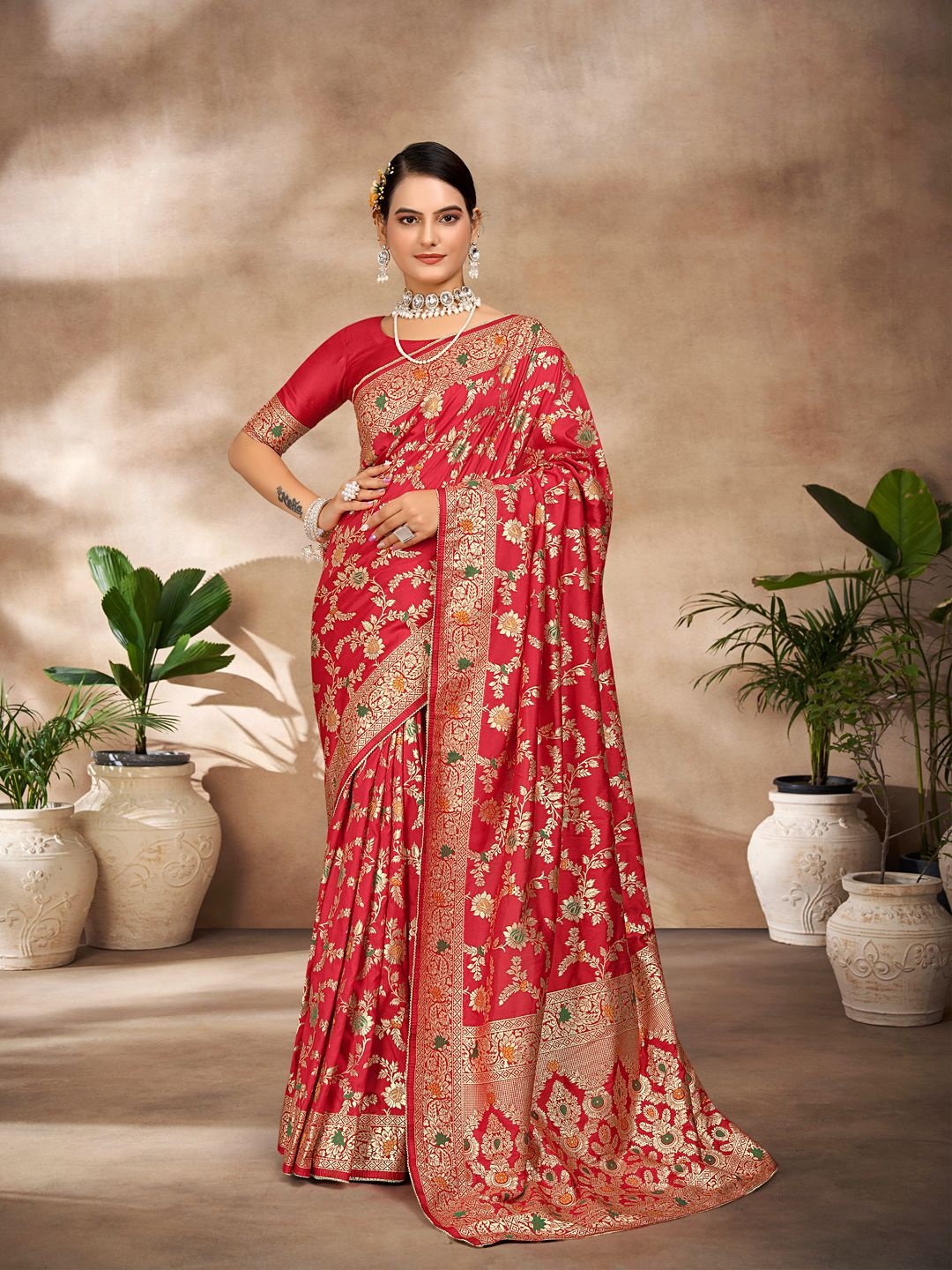 

Aagiri Woven Design Zari Banarasi Saree, Red