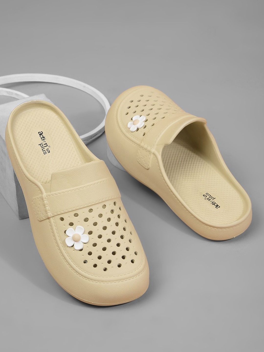 

Action EVA Flotter Women Self Design Clogs, Beige