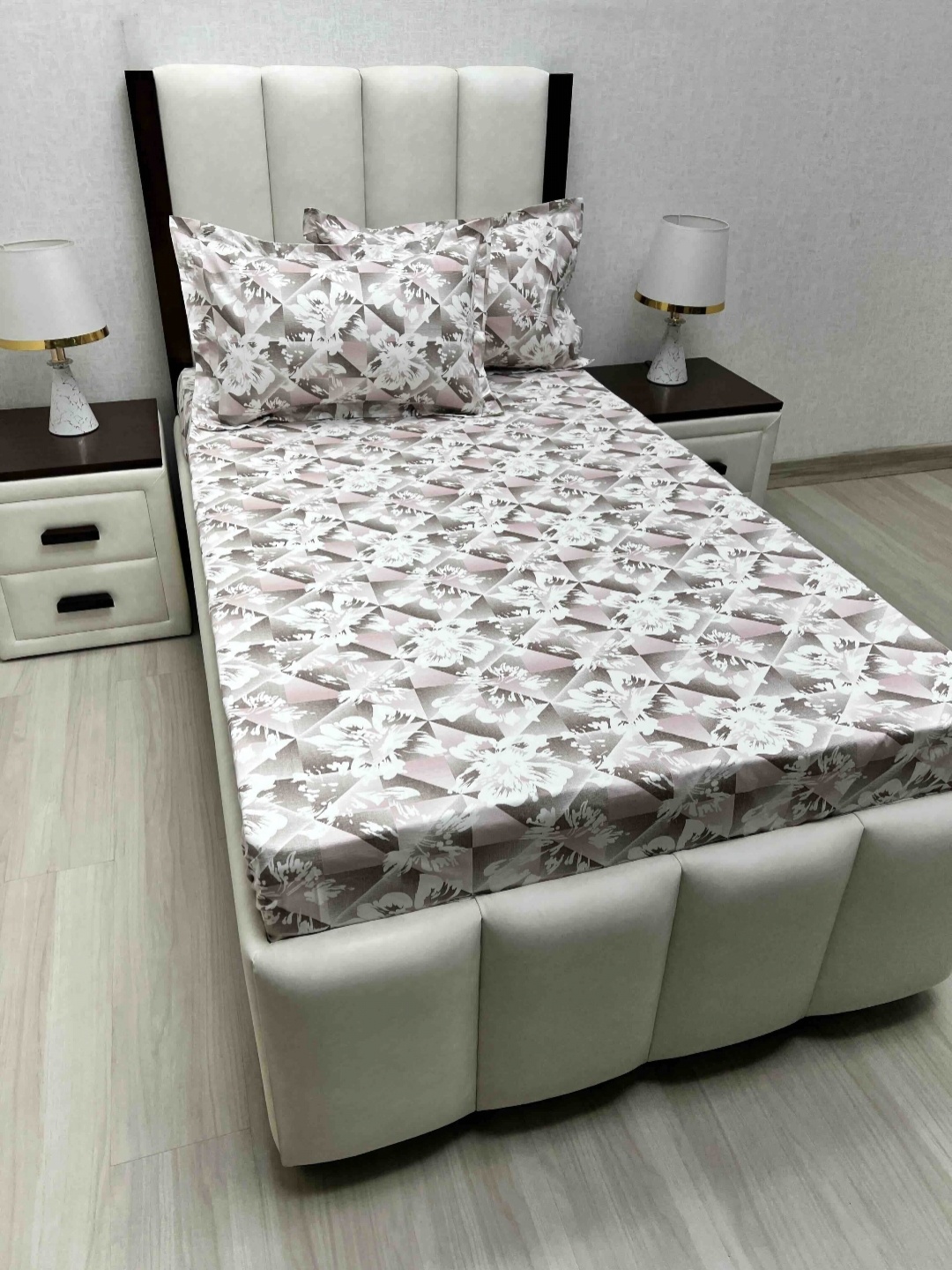 

Pure Decor Cotton Single Bed Size Bedsheet With 2 Pillow Covers 1.73m X 2.36m, Pink