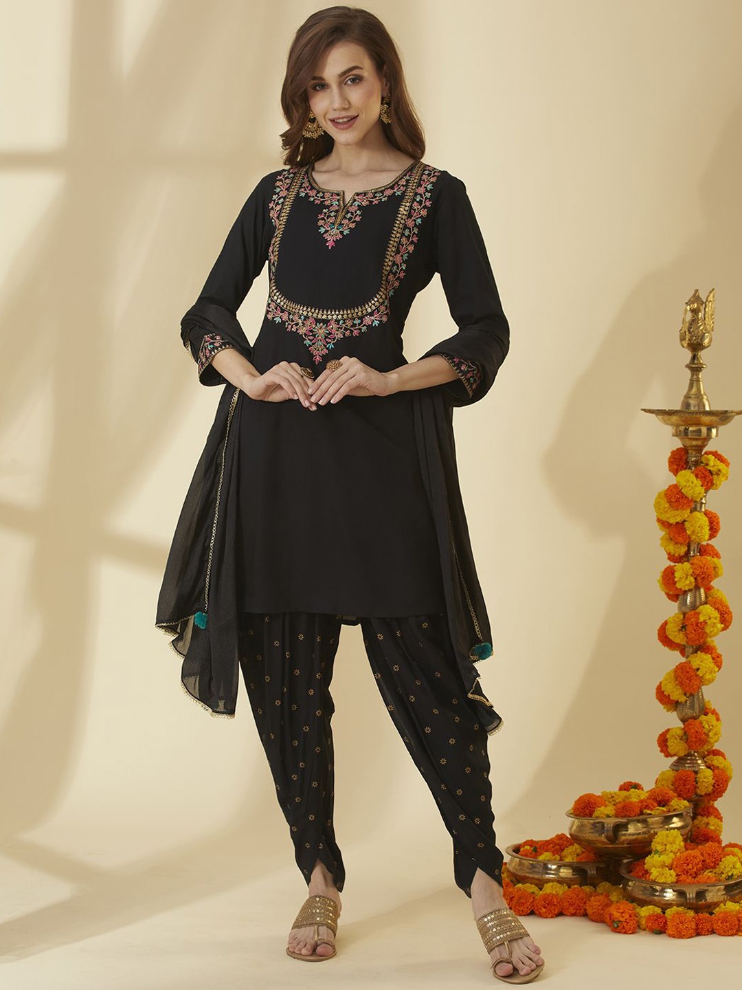 

FASHOR Floral Embroidered Sequinned Straight Kurta With Dhoti & With Dupatta, Black