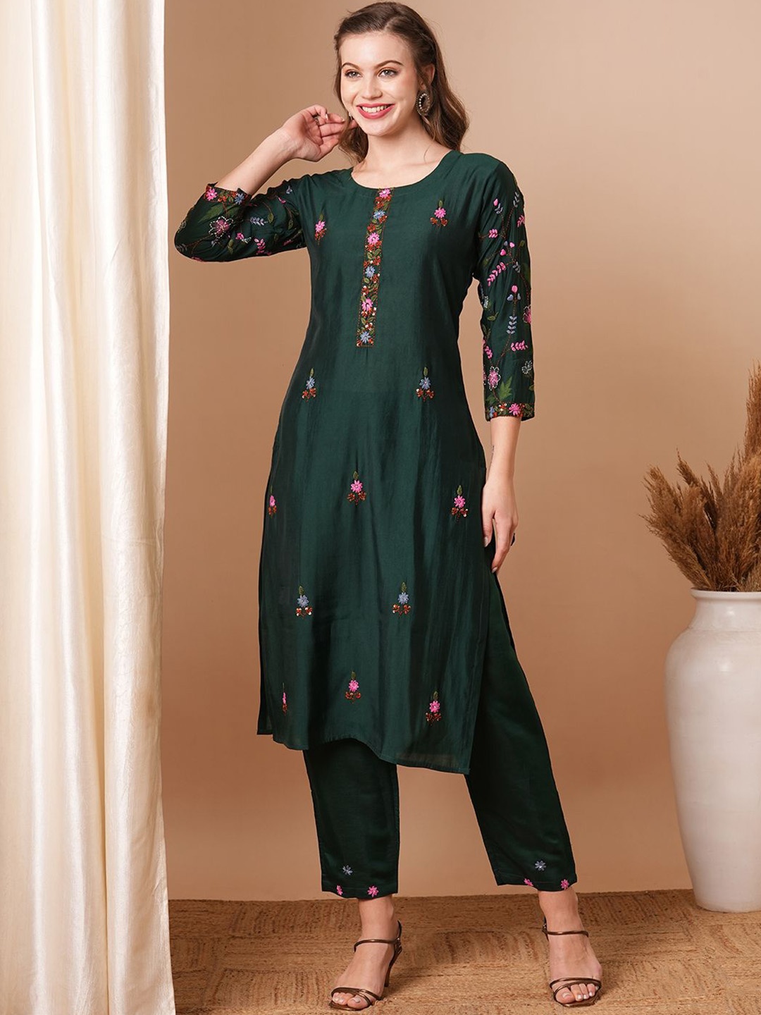 

FASHOR Green Embroidered Round Neck Tunic With Trouser