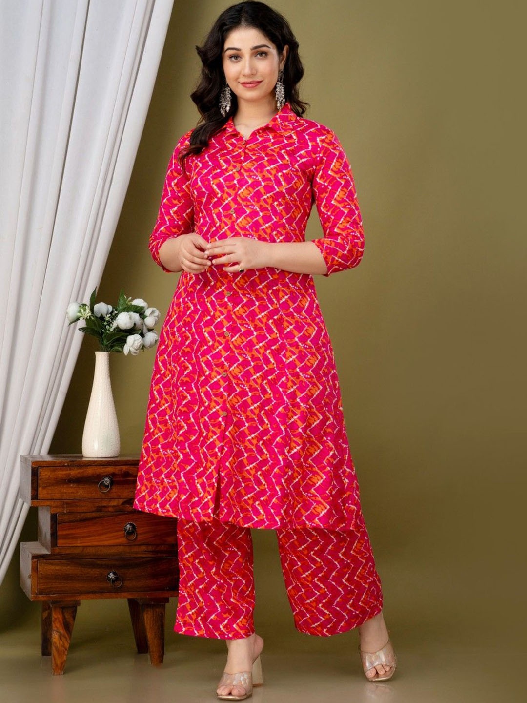 

Bunkari Geometric Printed Shirt Collar A-Line Kurta With Palazzos, Pink