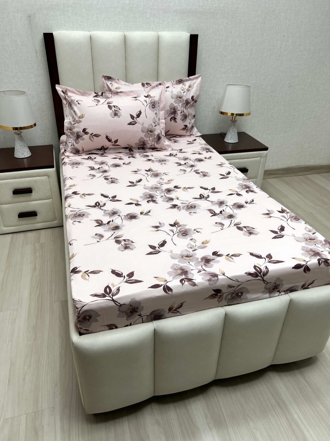 

Pure Decor Lounge Pink Floral Printed Pure Cotton 330 TC Single Bedsheet Set 2.36 x 1.73 m