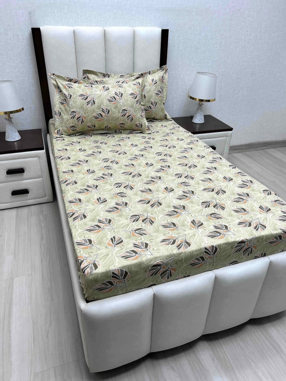 

Pure Decor Cotton Single Bed Size Bedsheet With 2 Pillow Covers 1.73m X 2.36m, Green