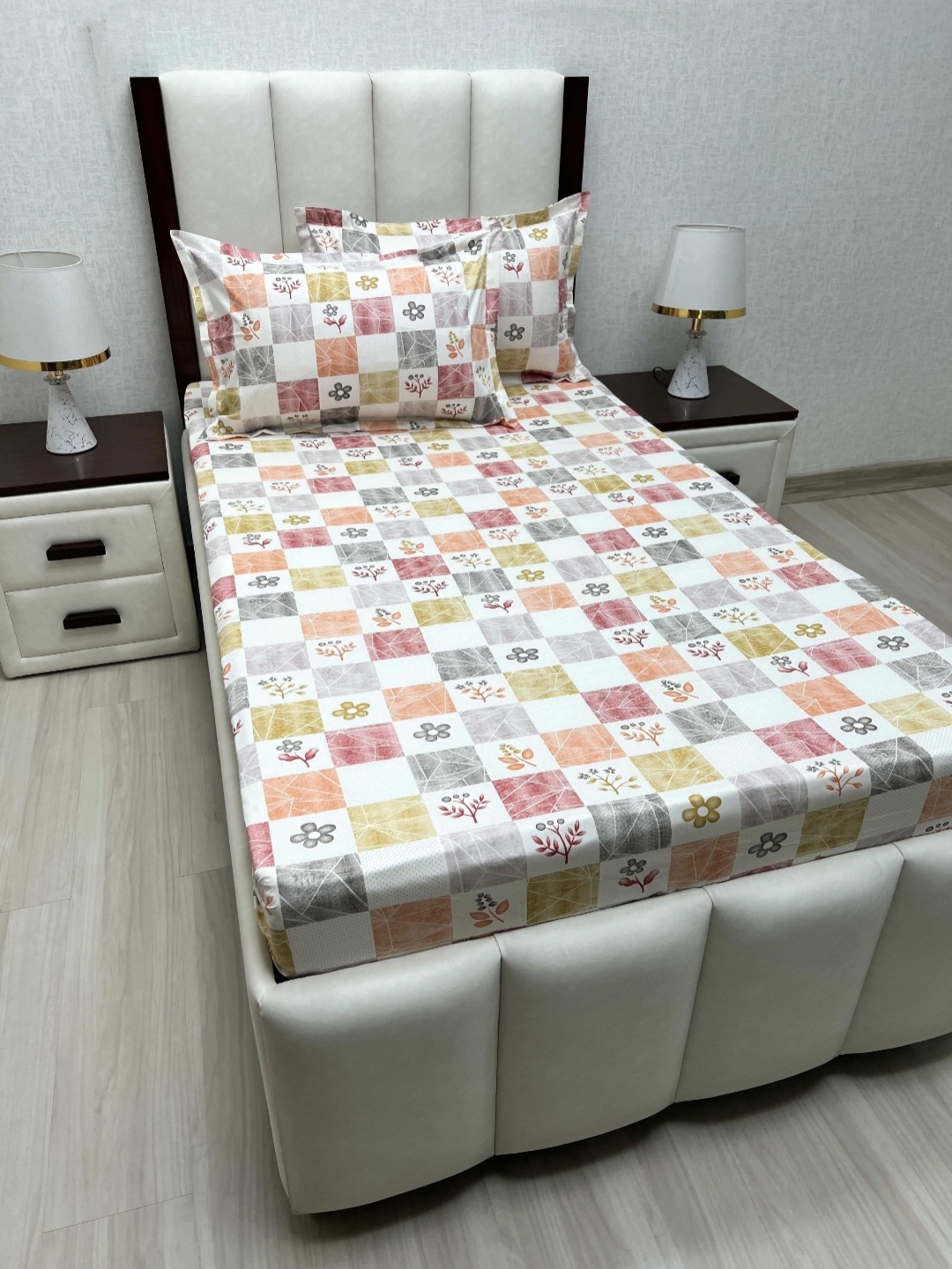 

Pure Decor Lounge White Floral Printed Pure Cotton 330TC Single Bedsheet Set 2.36 x 1.73 m