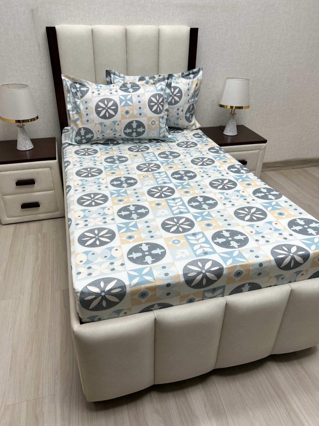 

Pure Decor Lounge Blue Printed Pure Cotton 330 TC Single Bedsheet Set 2.36 x 1.73 m