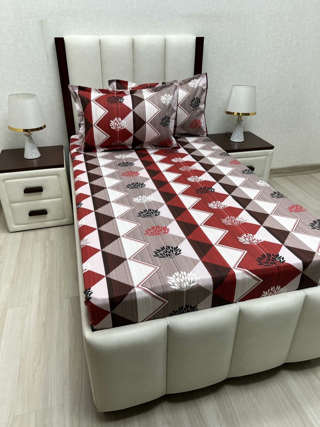 

Pure Decor Cotton Single Bed Size Bedsheet With 2 Pillow Covers 1.73m X 2.36m, Red