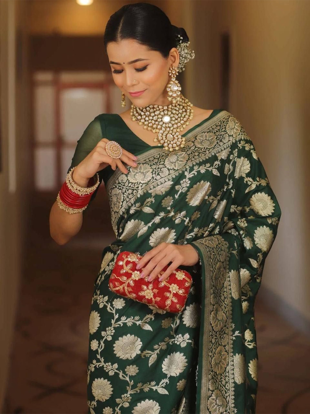 

ZIBLON Woven Design Zari Art Silk Banarasi Saree, Green