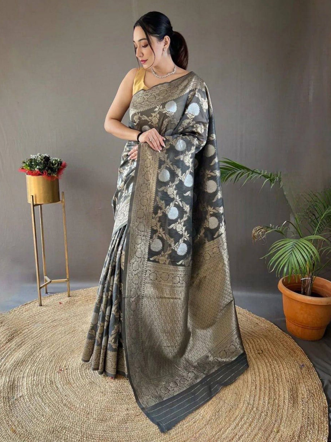 

ZIBLON Woven Design Zari Banarasi Saree, Grey