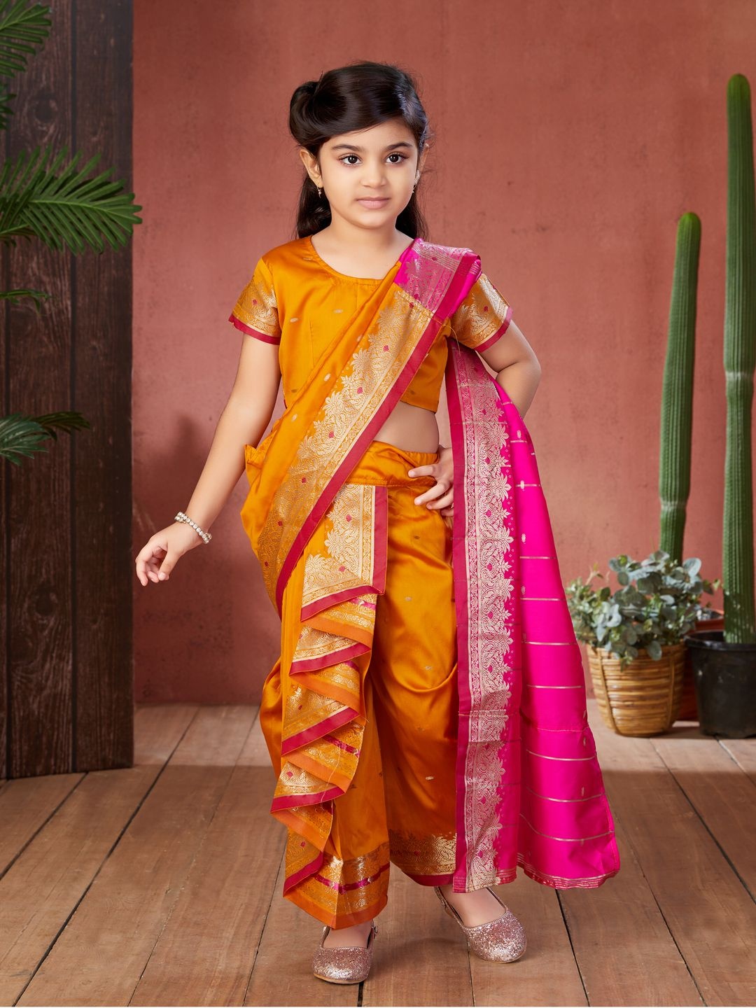 

Sangria Girls Woven Design Zari Banarasi Saree, Mustard