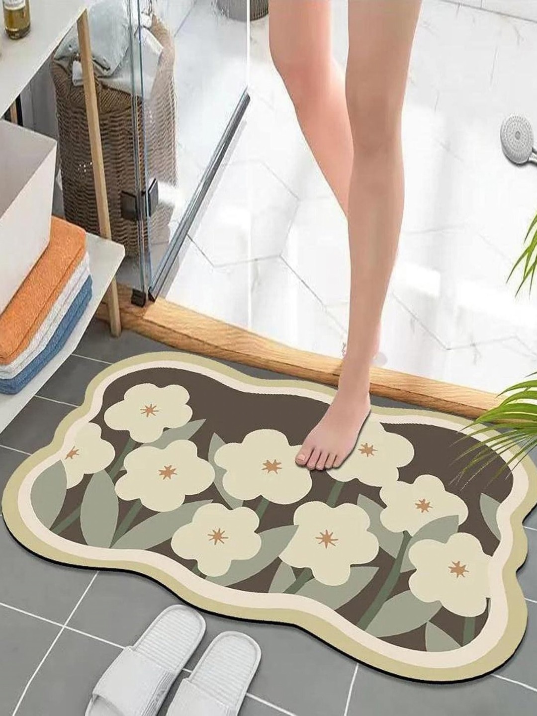 

HomeCloud Green & White Printed 400-GSM Non Slip Rubber Bath Rugs