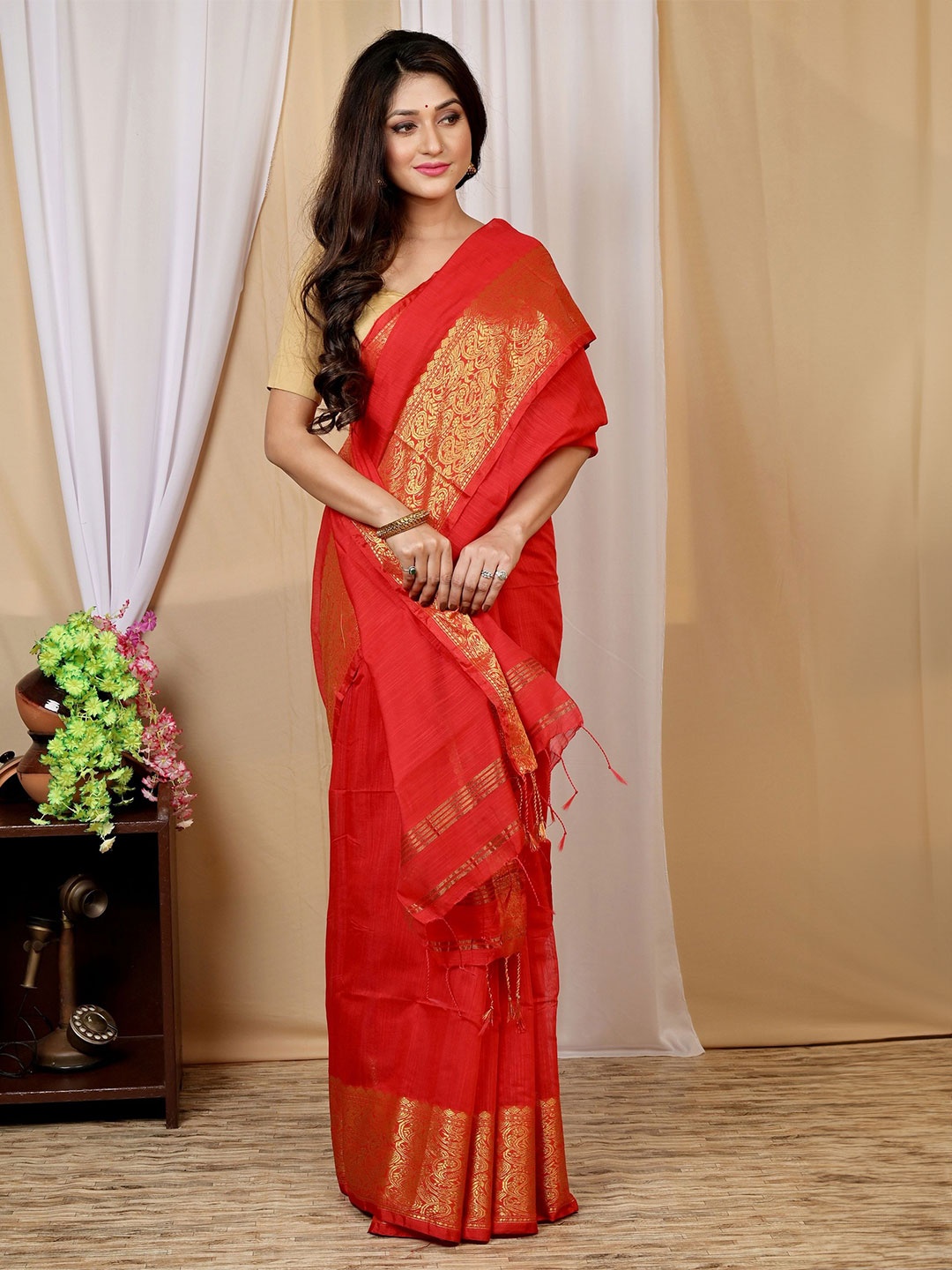 

PuJoy Woven Design Zari Pure Cotton Taant Saree, Red