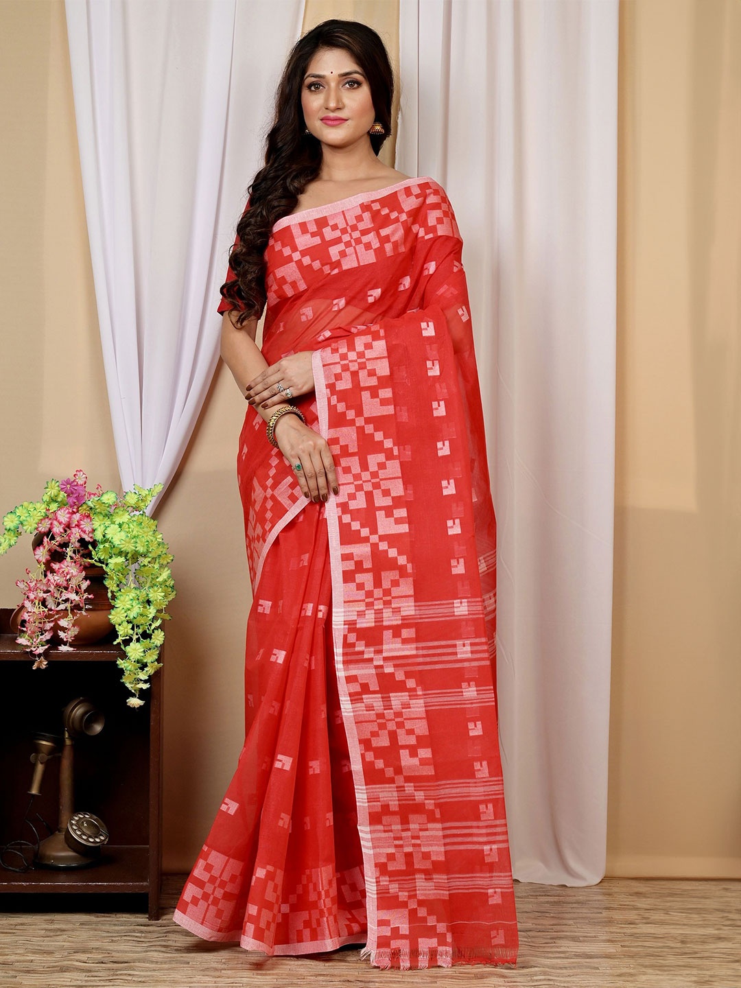 

PuJoy Woven Design Pure Cotton Taant Saree, Red