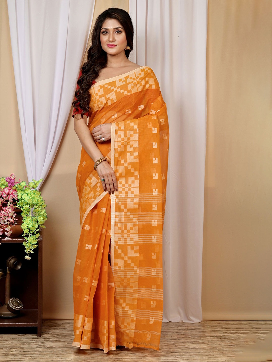 

PuJoy Woven Design Pure Cotton Taant Saree, Yellow