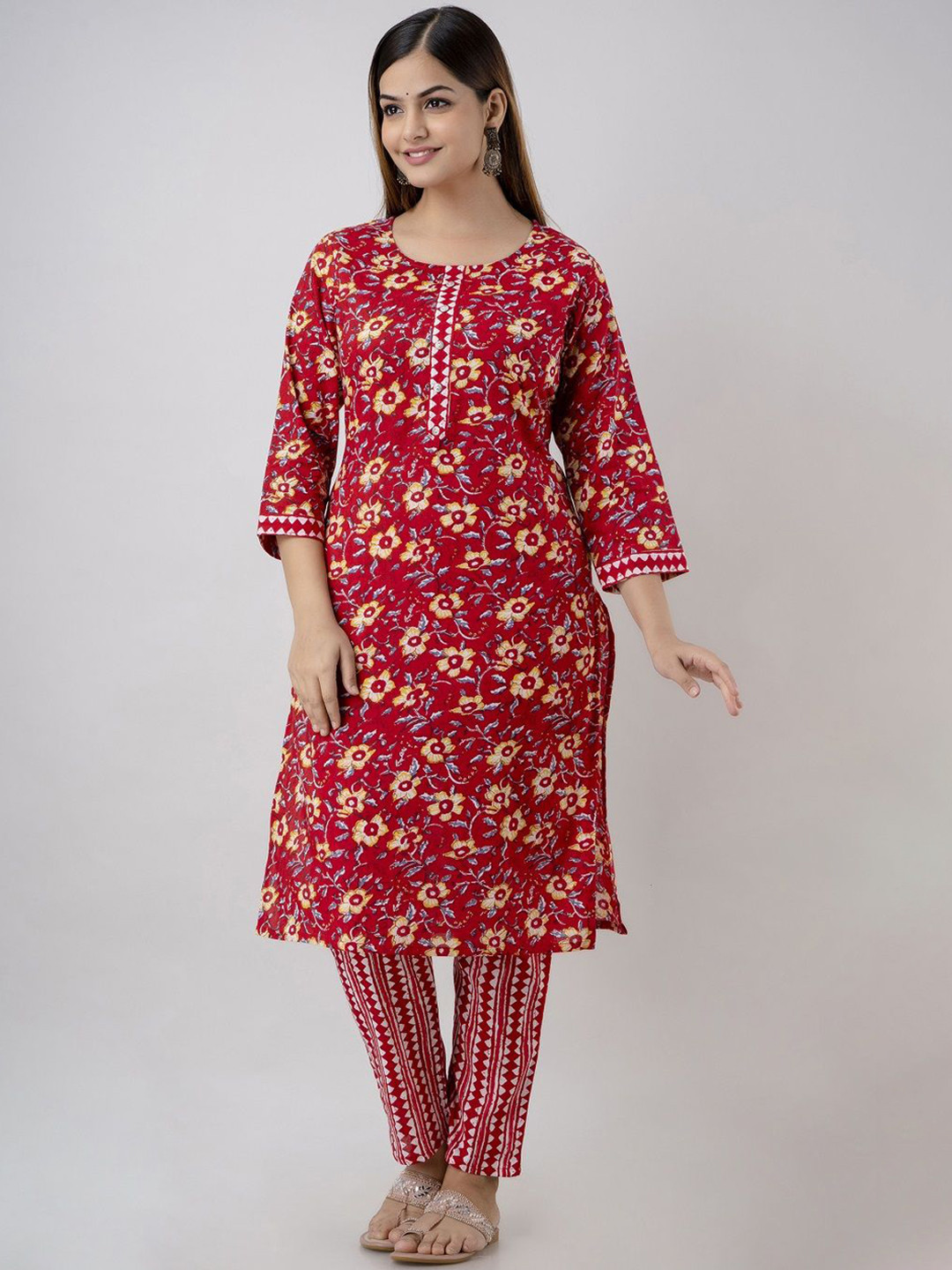 

DERAIL Floral Printed Pure Cotton Straight Kurta With Trousers, Red
