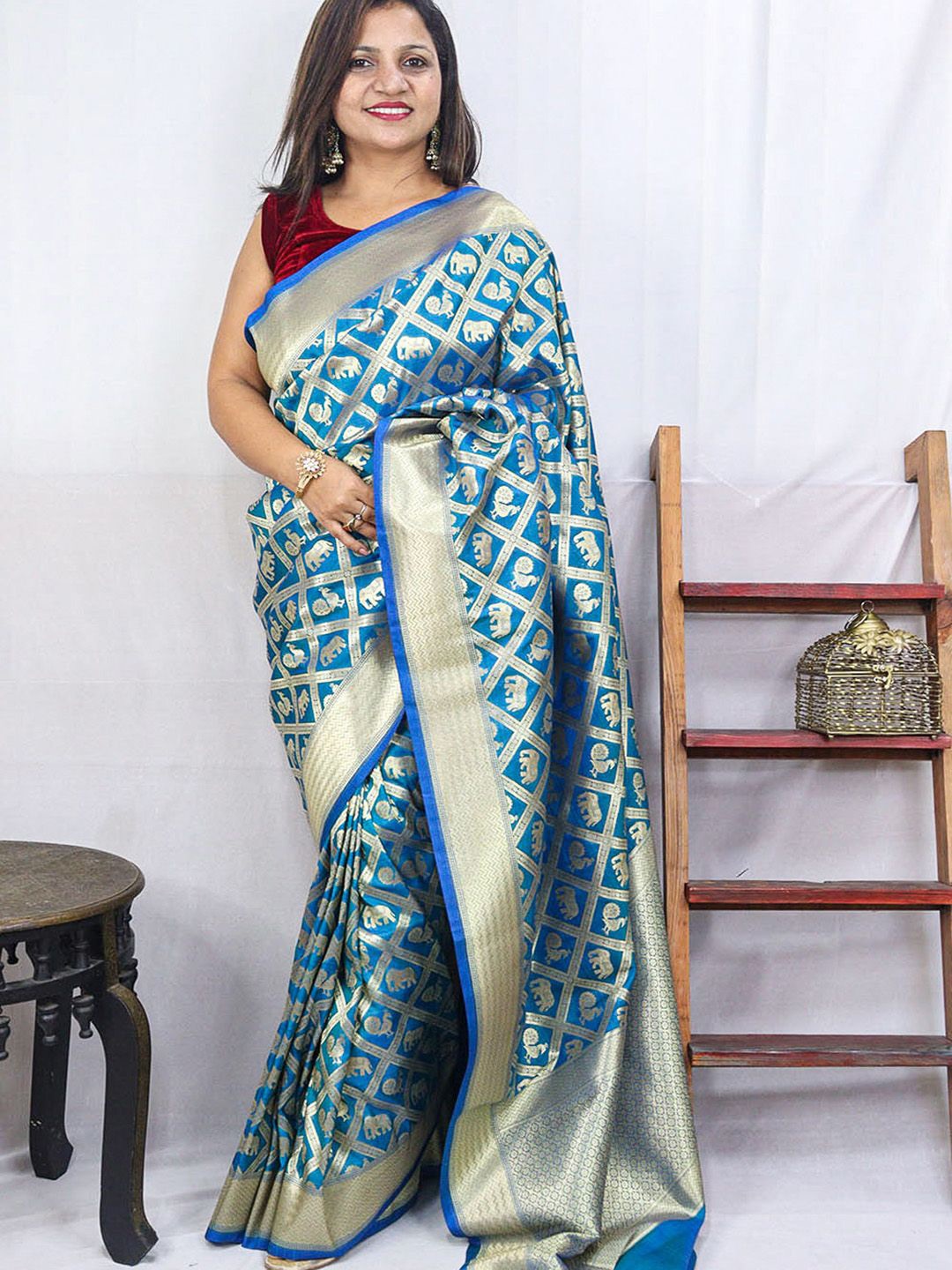 

Luxurionworld Woven Design Zari Banarasi Saree, Blue