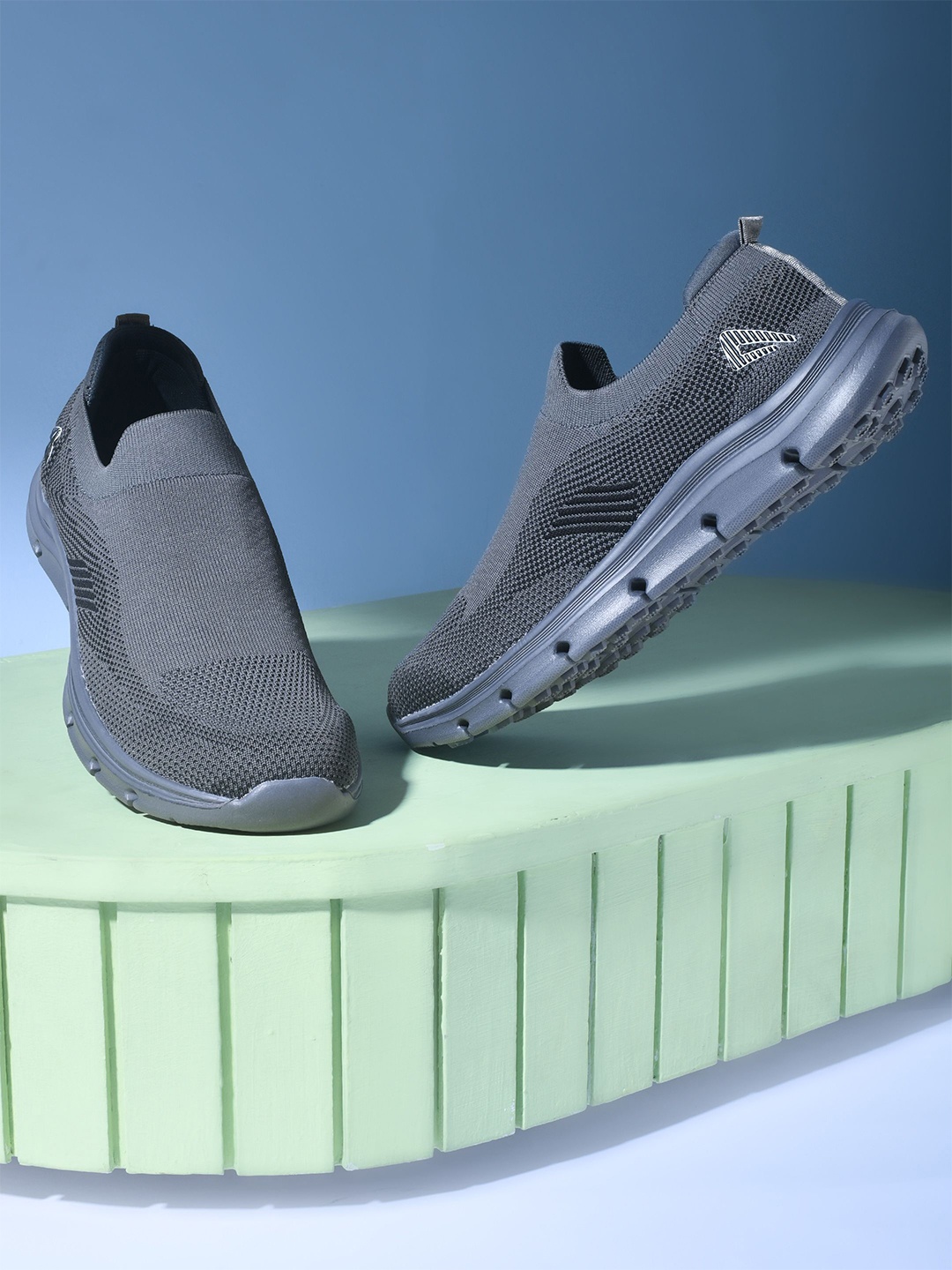 

IMPAKTO Men Lightweight Walking Shoes, Grey