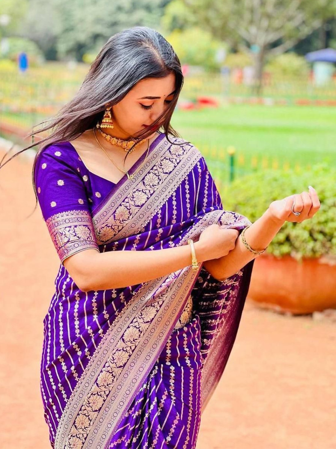 

Miss Beelee Woven Design Zari Banarasi Saree, Purple
