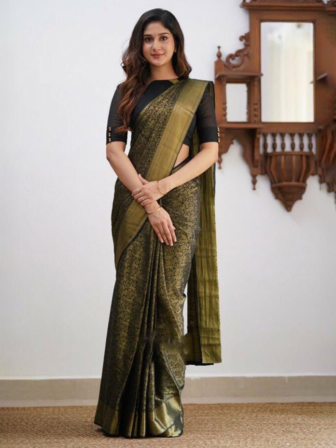 

Miss Beelee Woven Design Zari Banarasi Saree, Black