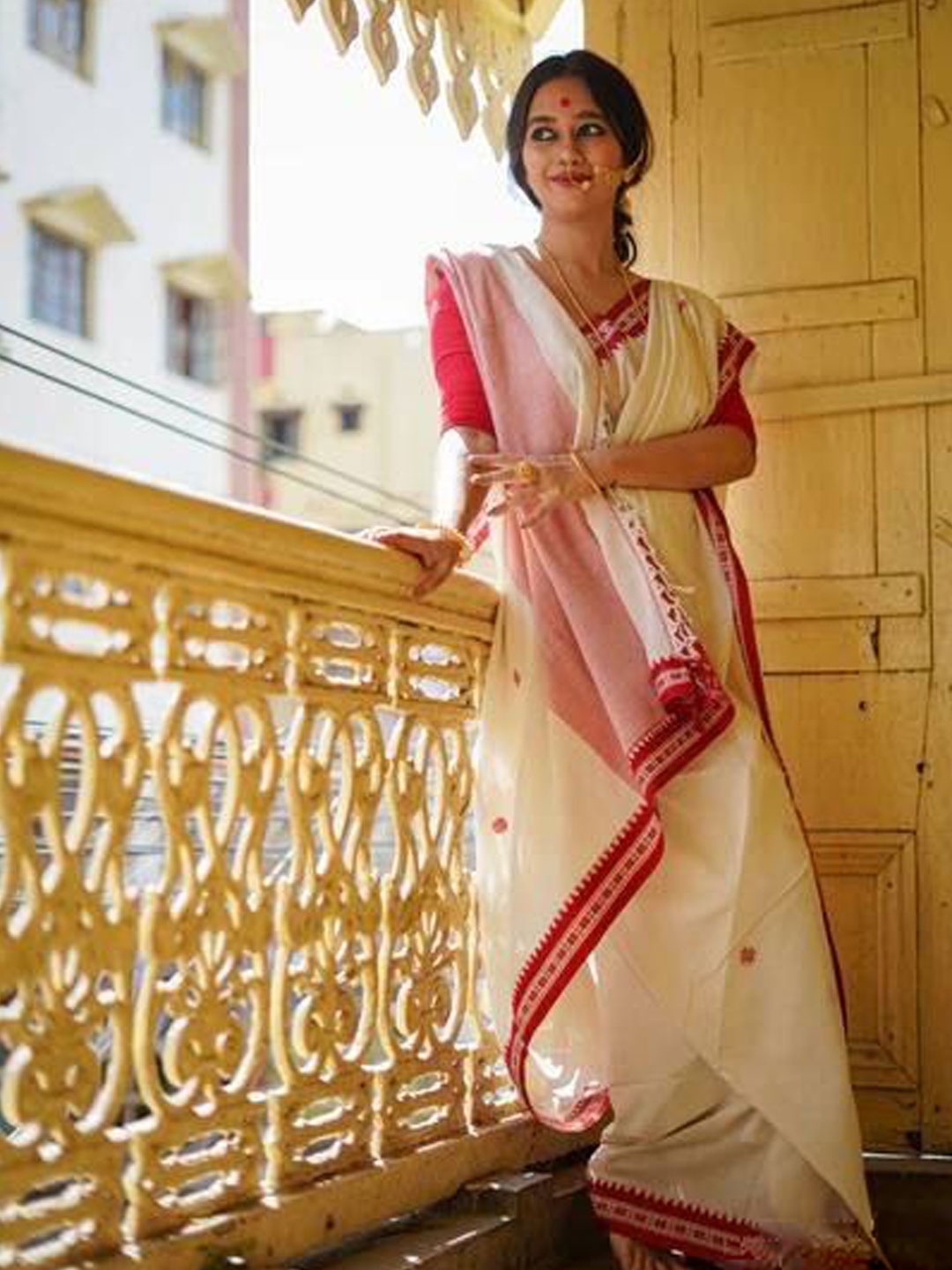 

Miss Beelee Woven Design Zari Banarasi Saree, Cream