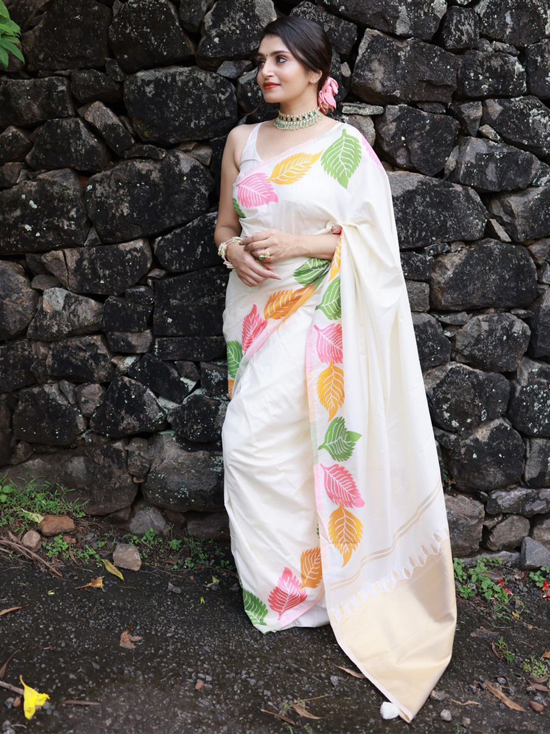 

Miss Beelee Zari Banarasi Saree, White