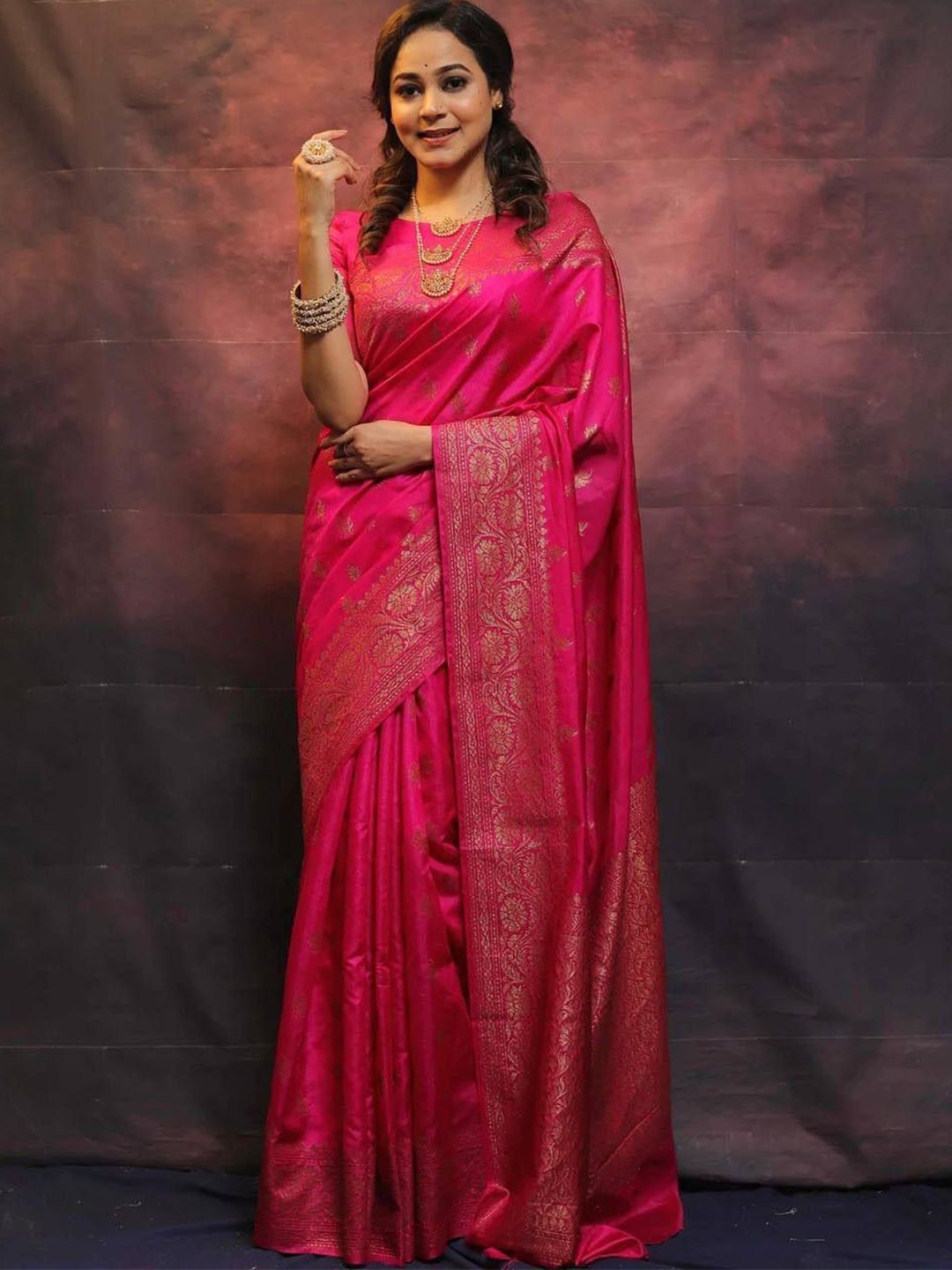 

Miss Beelee Ethnic Motifs Woven Design Zari Banarasi Saree, Pink