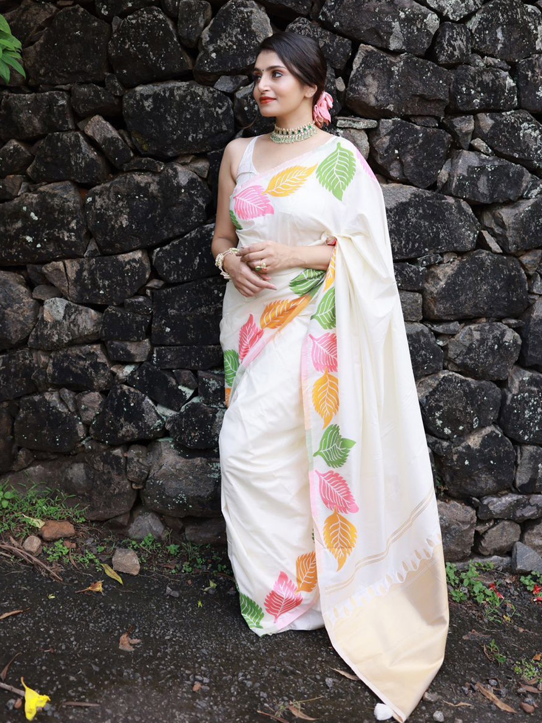 

Miss Beelee Zari Banarasi Saree, White