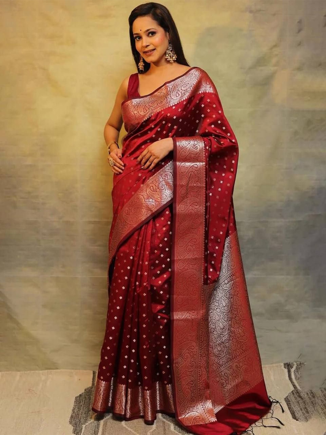 

Miss Beelee Woven Design Zari Banarasi Saree, Maroon