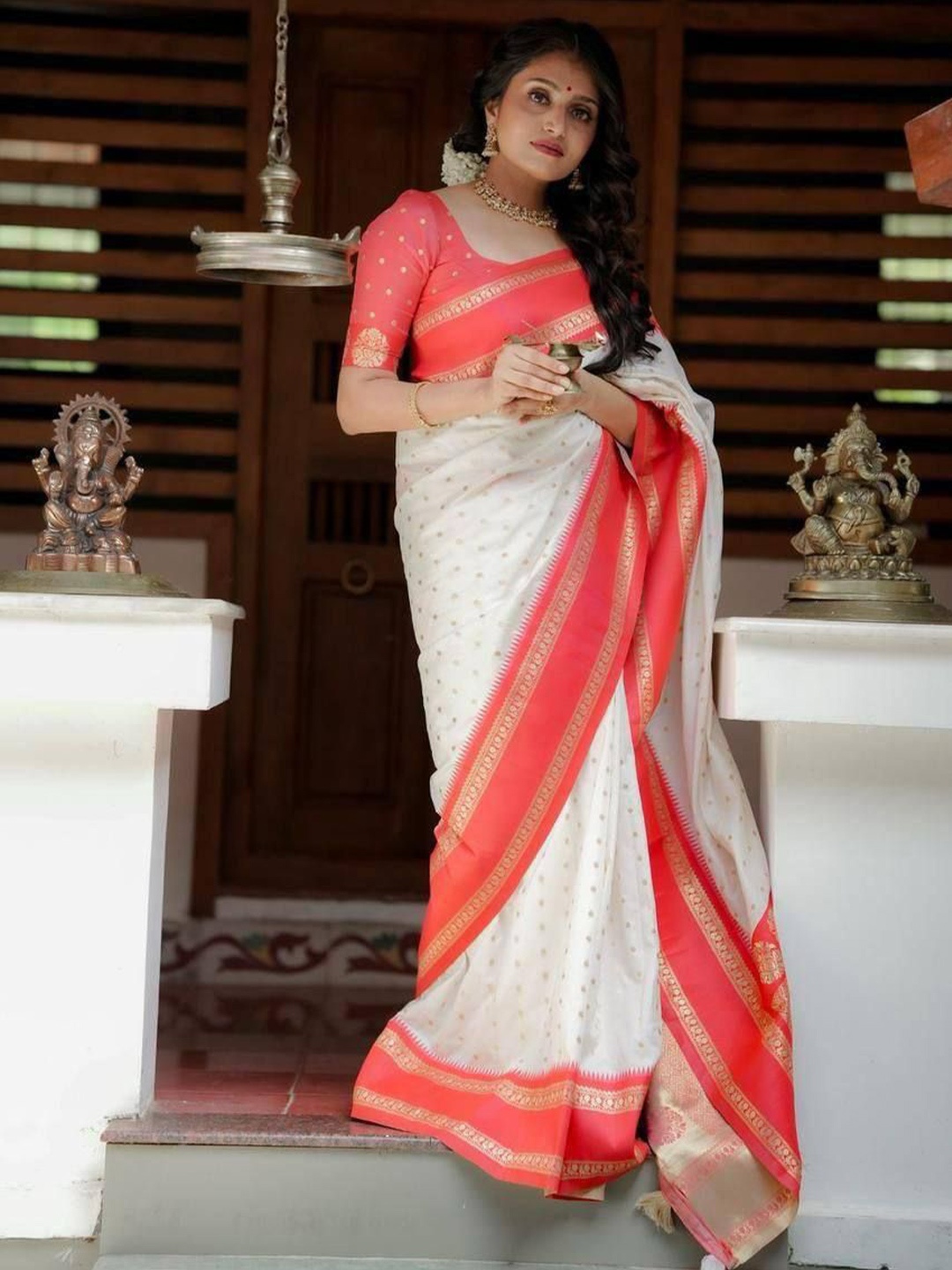 

Miss Beelee Ethnic Motifs Woven Design Zari Banarasi Saree, White
