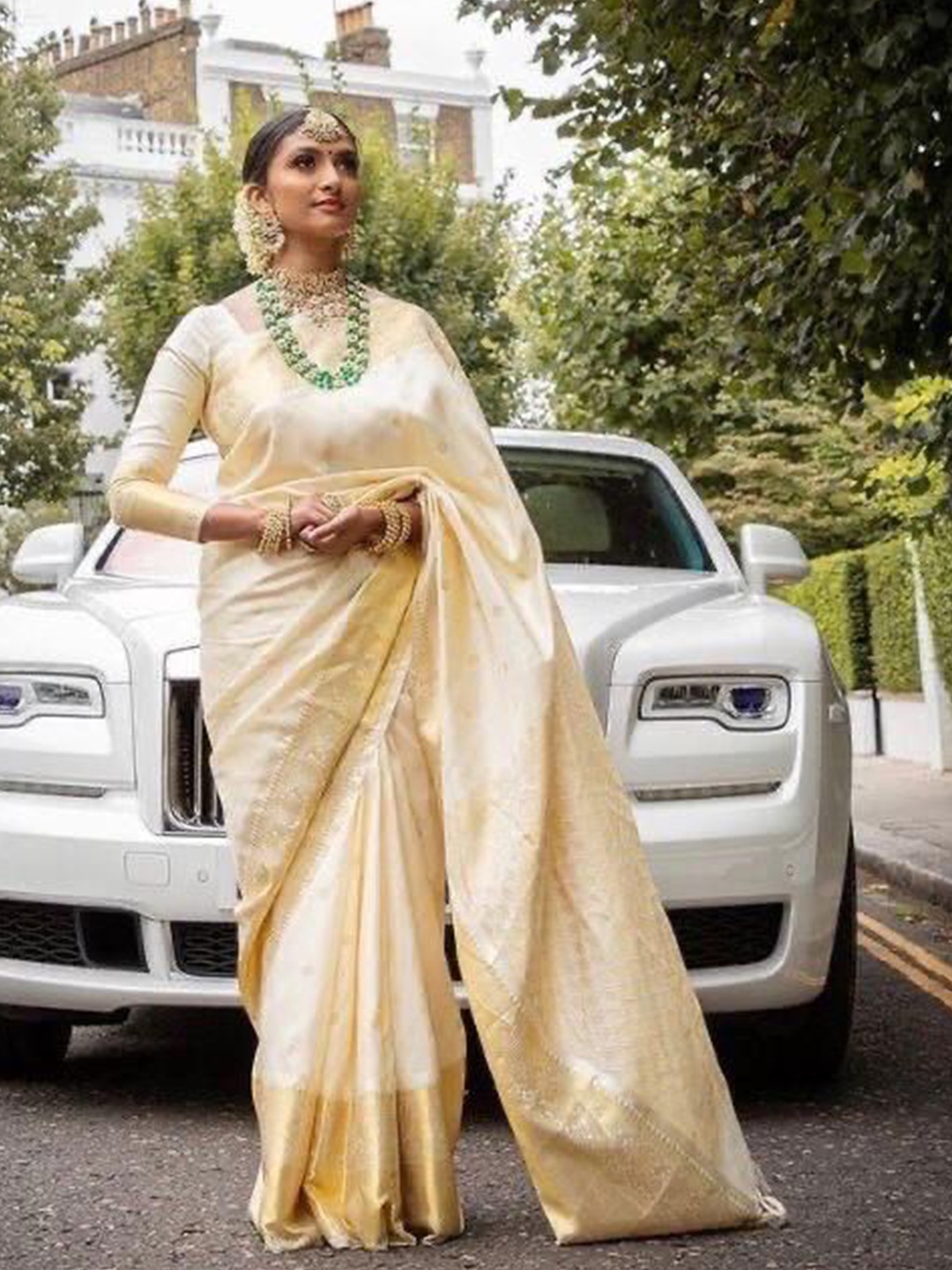 

Miss Beelee Woven Design Zari Banarasi Saree, White
